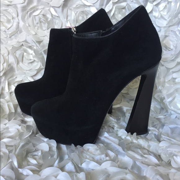 Giuseppe Zanotti Shoes - 🌸🌸Giuseppe Zanotti ankle booties